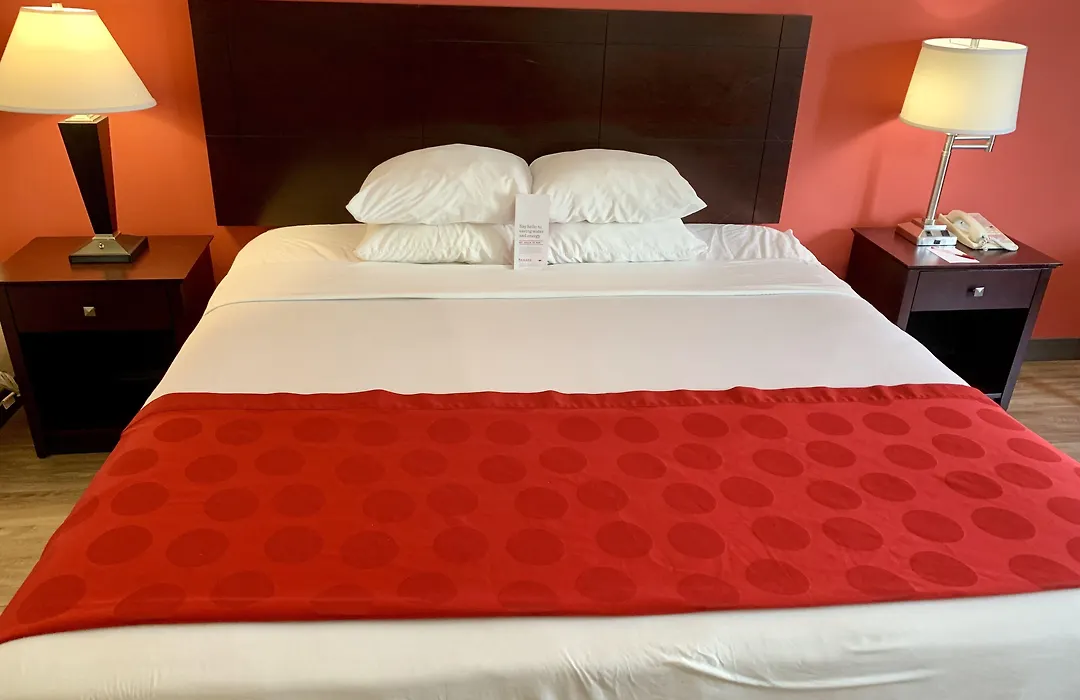 Ramada By Wyndham Newark/Wilmington-1