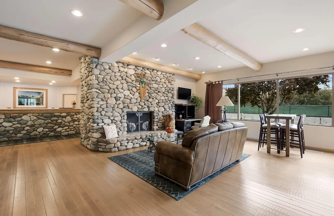 Best Western Plus Kentwood Lodge-1