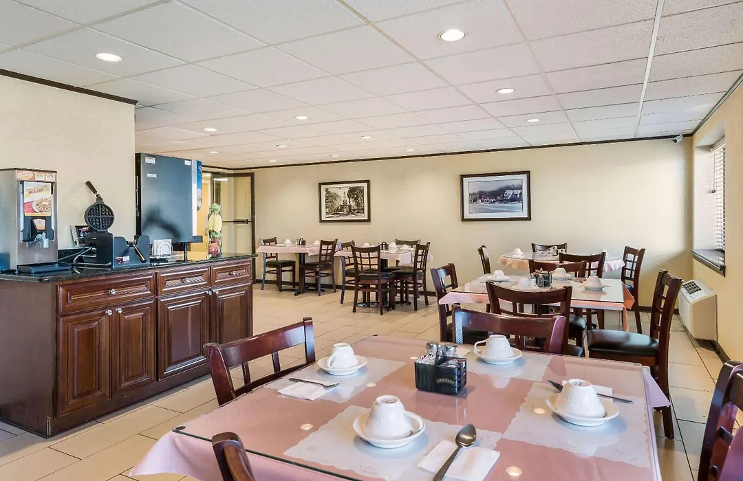 Econo Lodge Quakertown-1