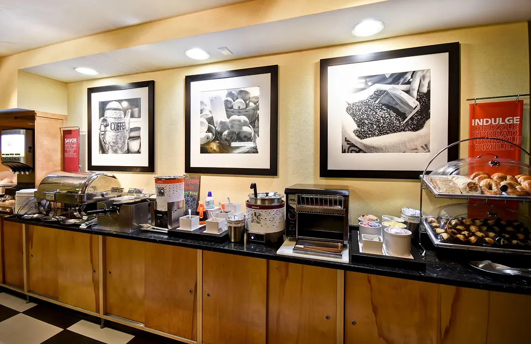 Hampton Inn Louisville Airport Fair/Expo Center-1