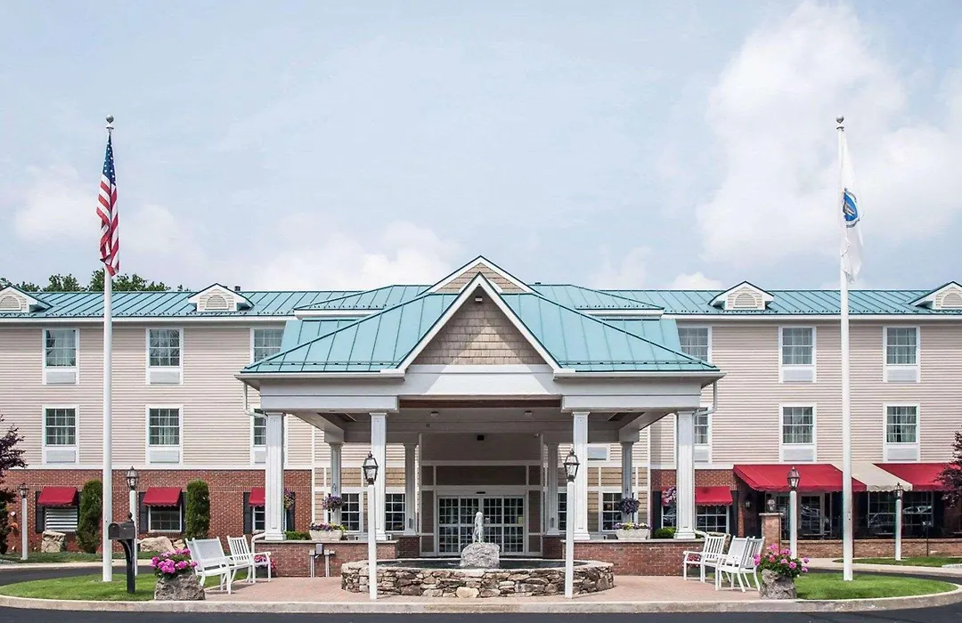 Comfort Inn & Suites Sturbridge-Brimfield-1