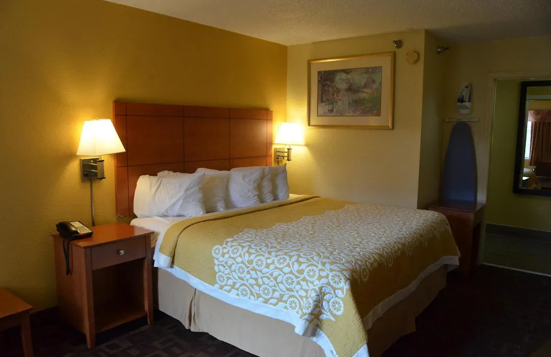 Days Inn By Wyndham Airport Nashville East-1