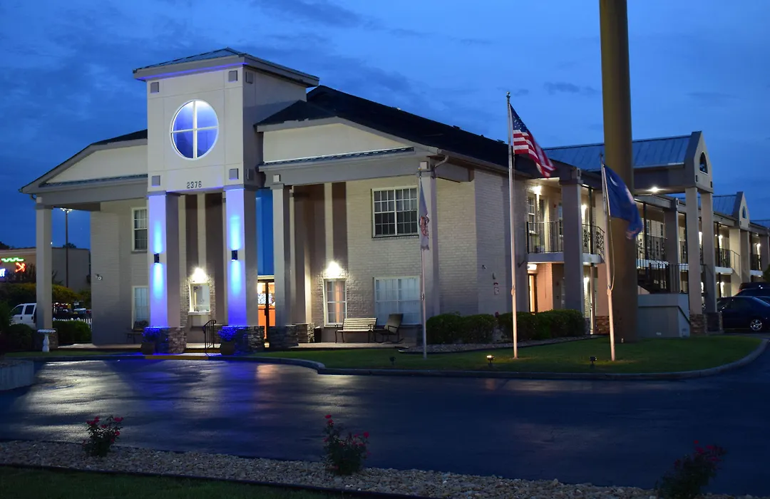 Econo Lodge At The University-1