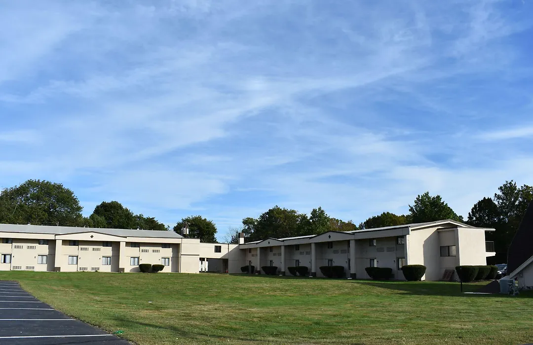 Mho Hotel Bordentown-1