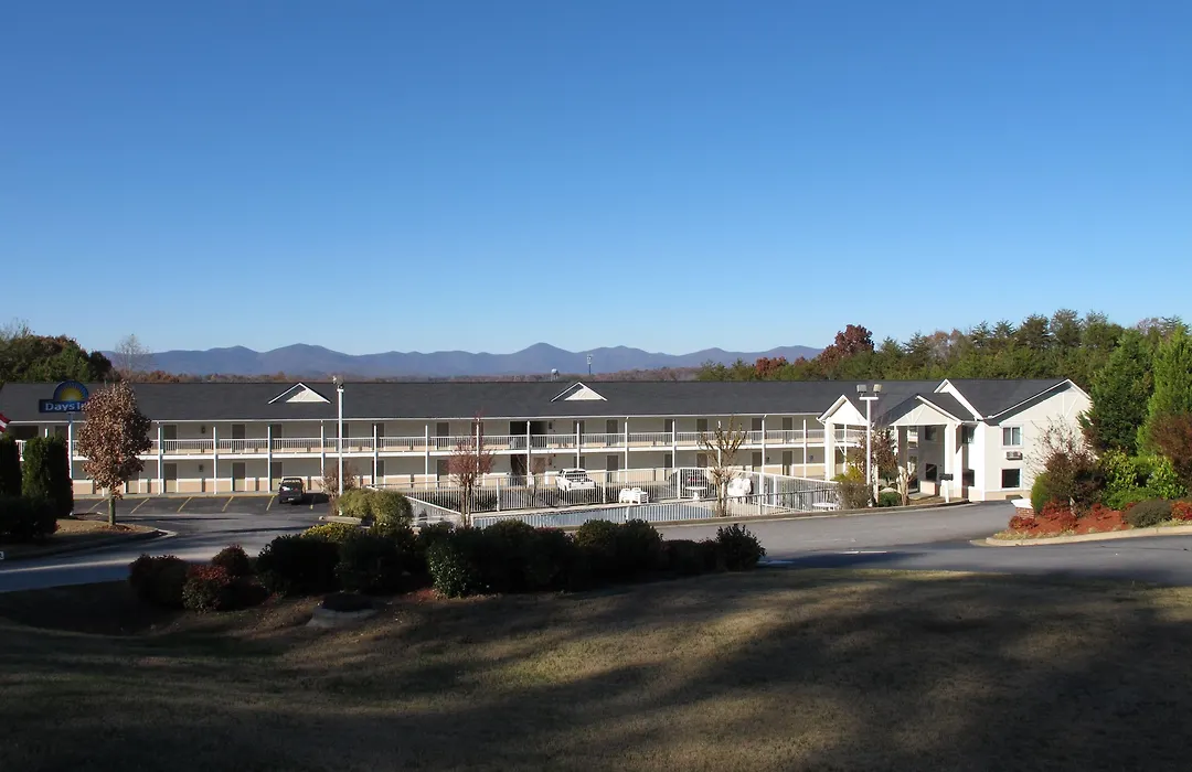 Days Inn By Wyndham Dahlonega University Area-1