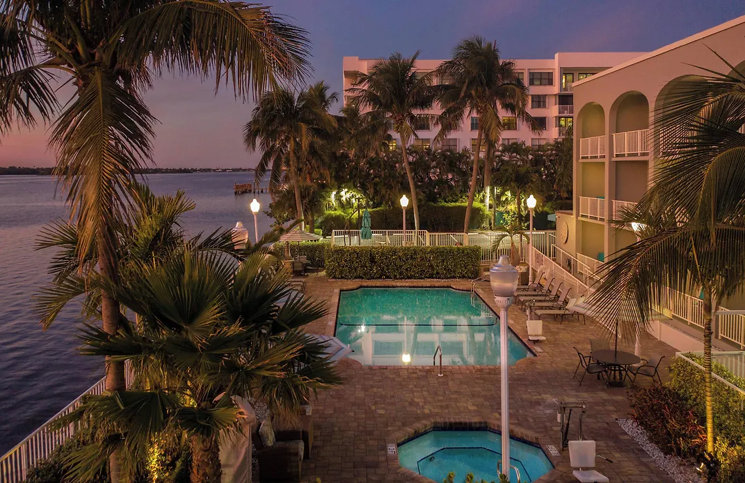 Fairfield Inn And Suites By Marriott Palm Beach-1