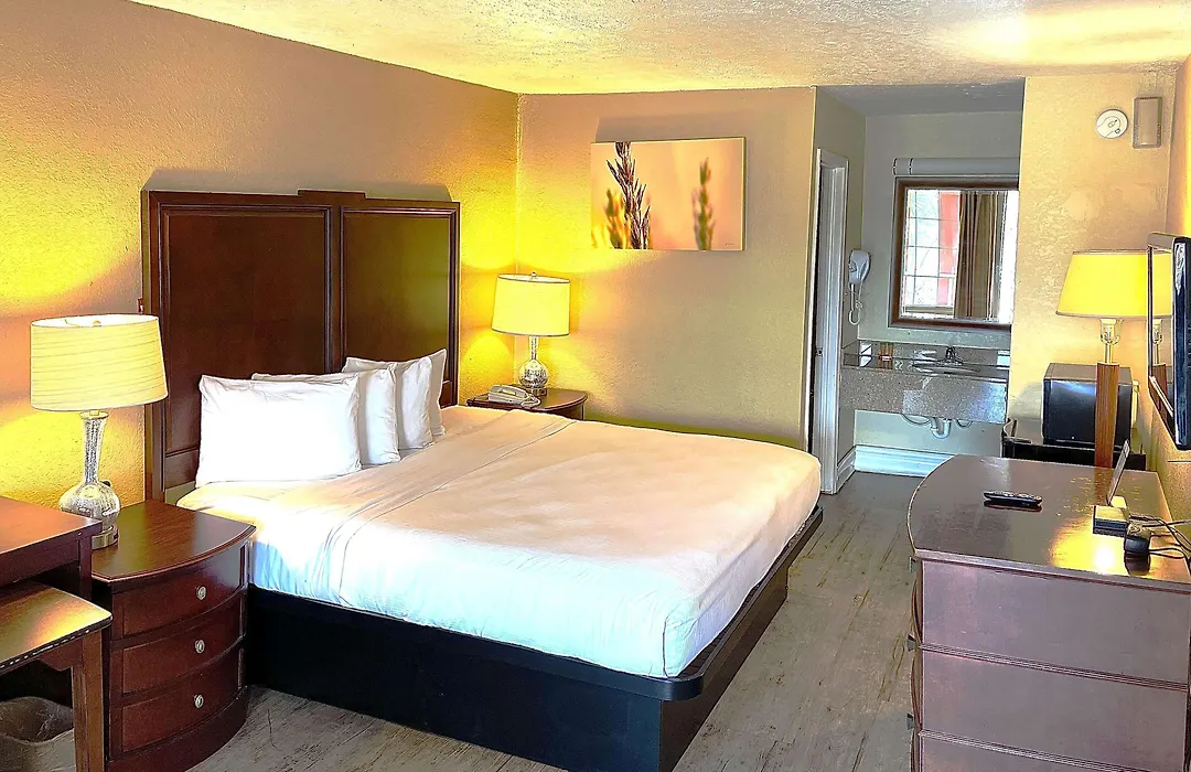 Days Inn By Wyndham Fort Walton Beach-1