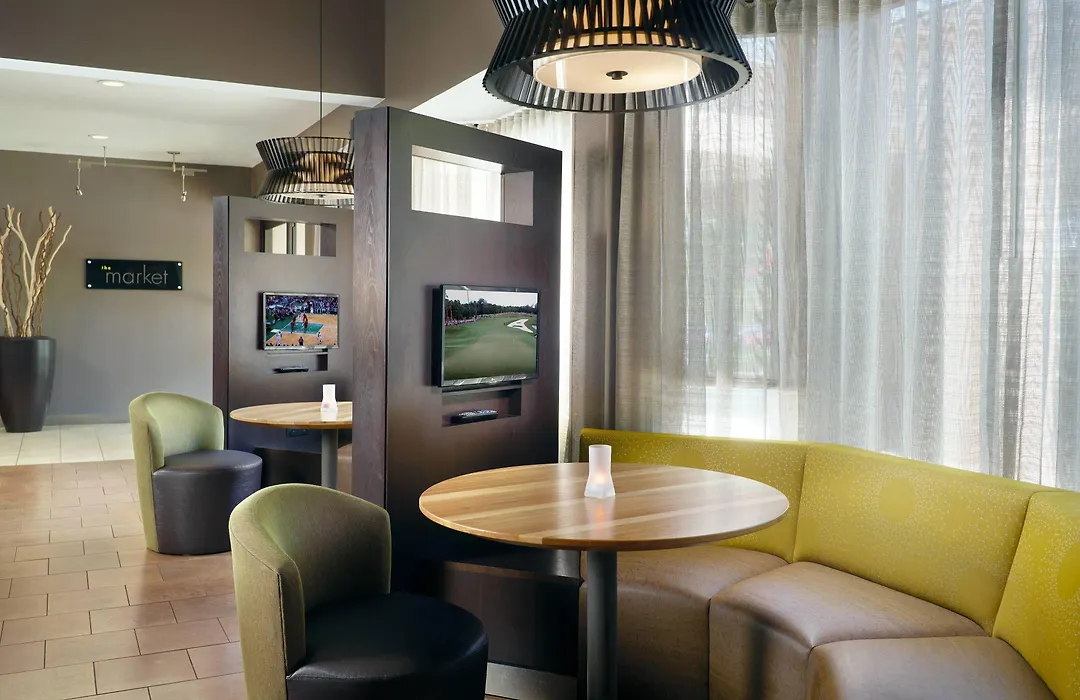 Courtyard By Marriott Macon-1