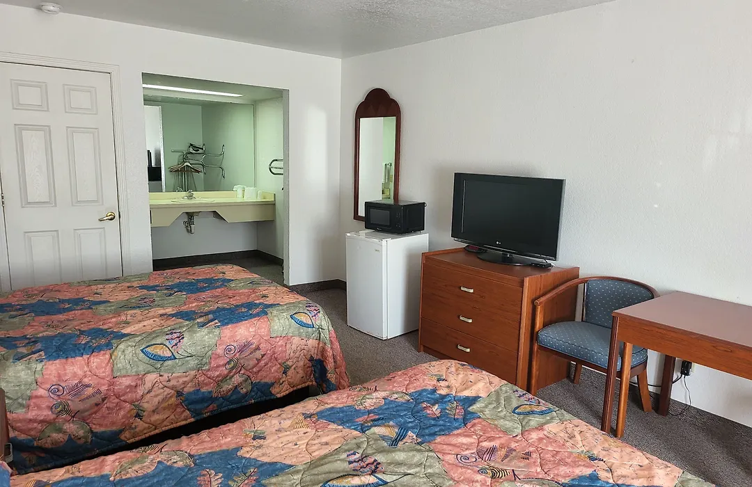 Blue Ribbon Inn And Suites-1