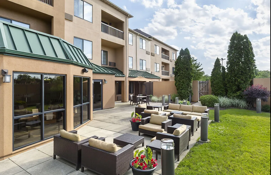 Courtyard By Marriott Peoria-1