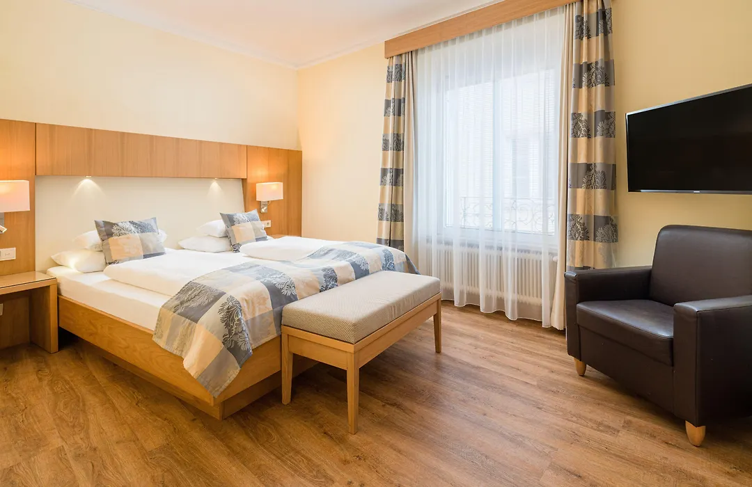 Hotel Weißes Kreuz-1