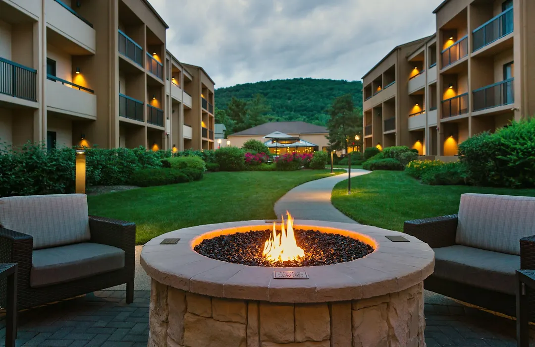 Courtyard By Marriott Mahwah-1