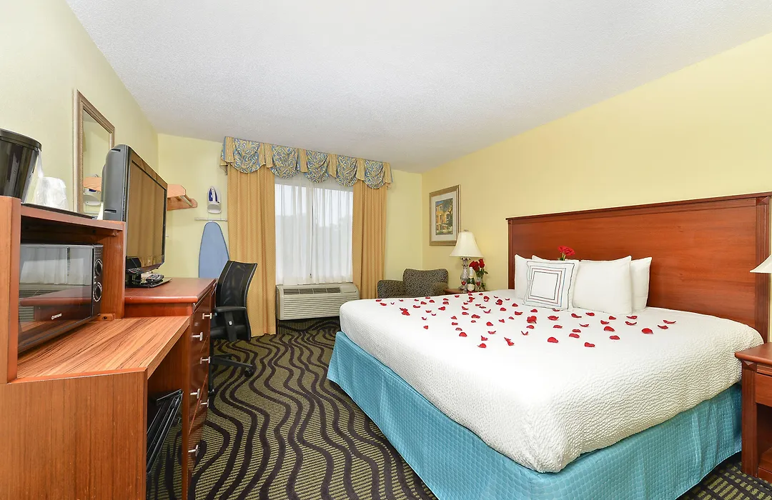 Baymont By Wyndham Savannah Midtown-1