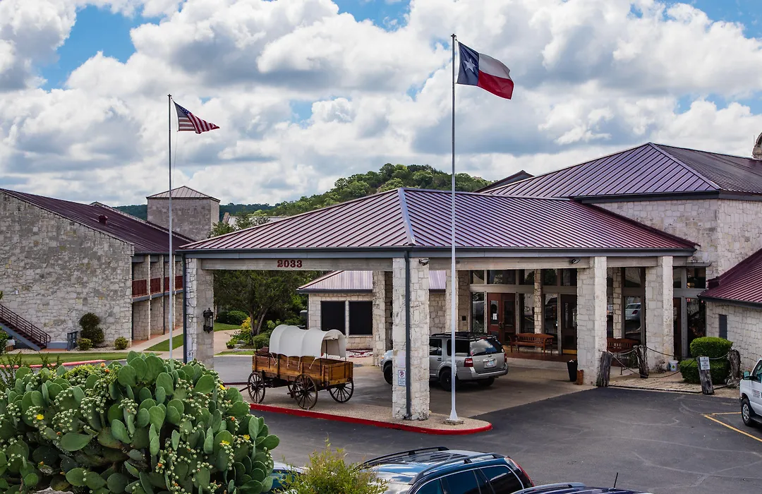 Y O Ranch Hotel And Conference Center-1