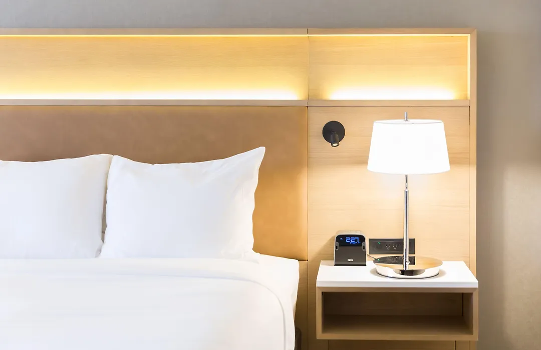 Radisson Hotel Phoenix Airport-1