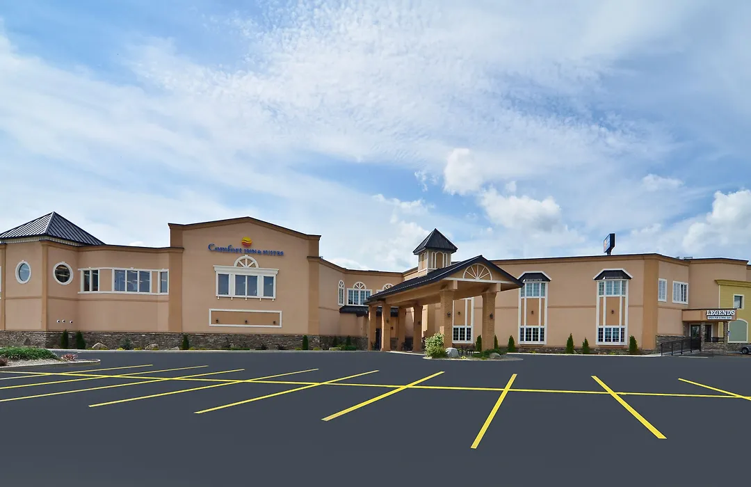 Comfort Inn & Suites Plattsburgh - Morrisonville-1