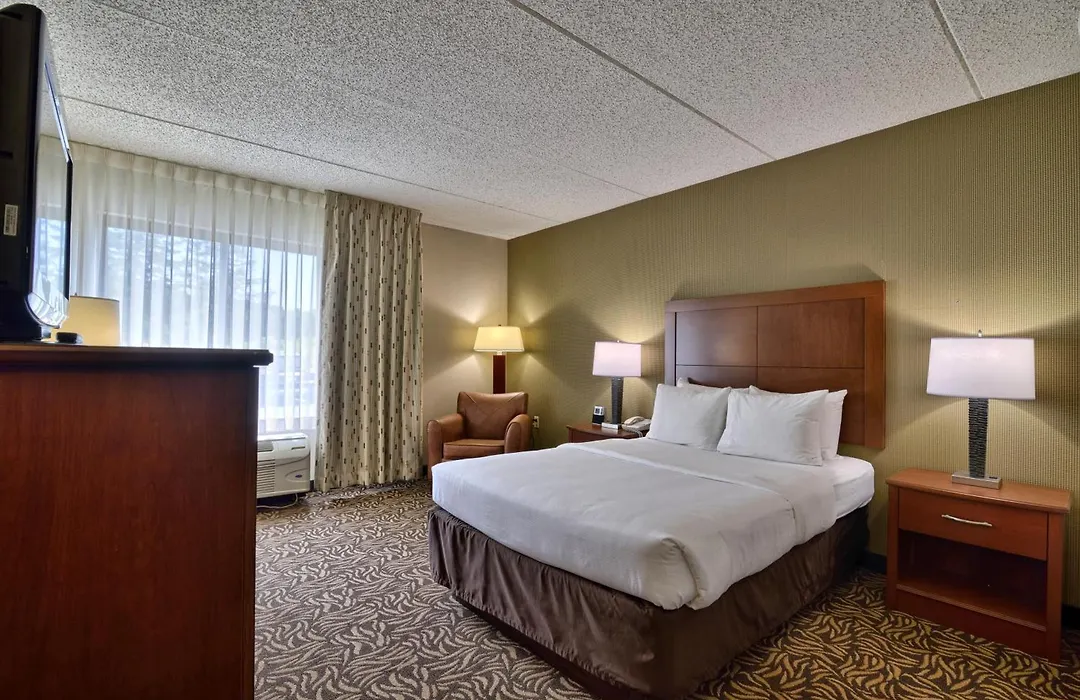 Clarion Inn & Suites Cortland - University Area-1