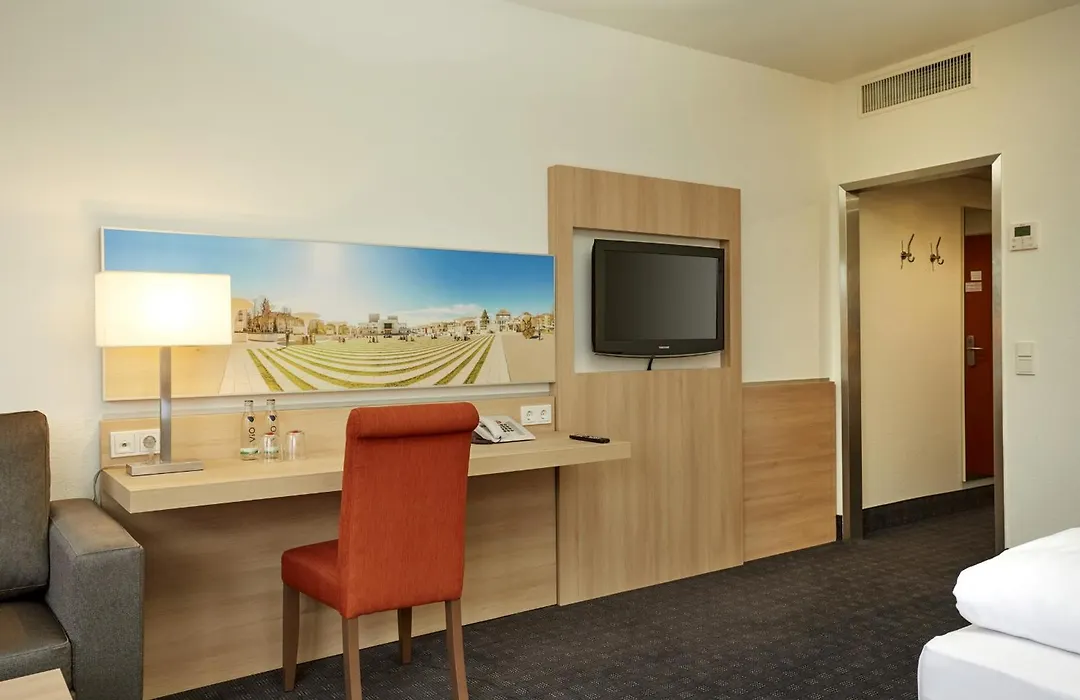 H+ Hotel Darmstadt-1