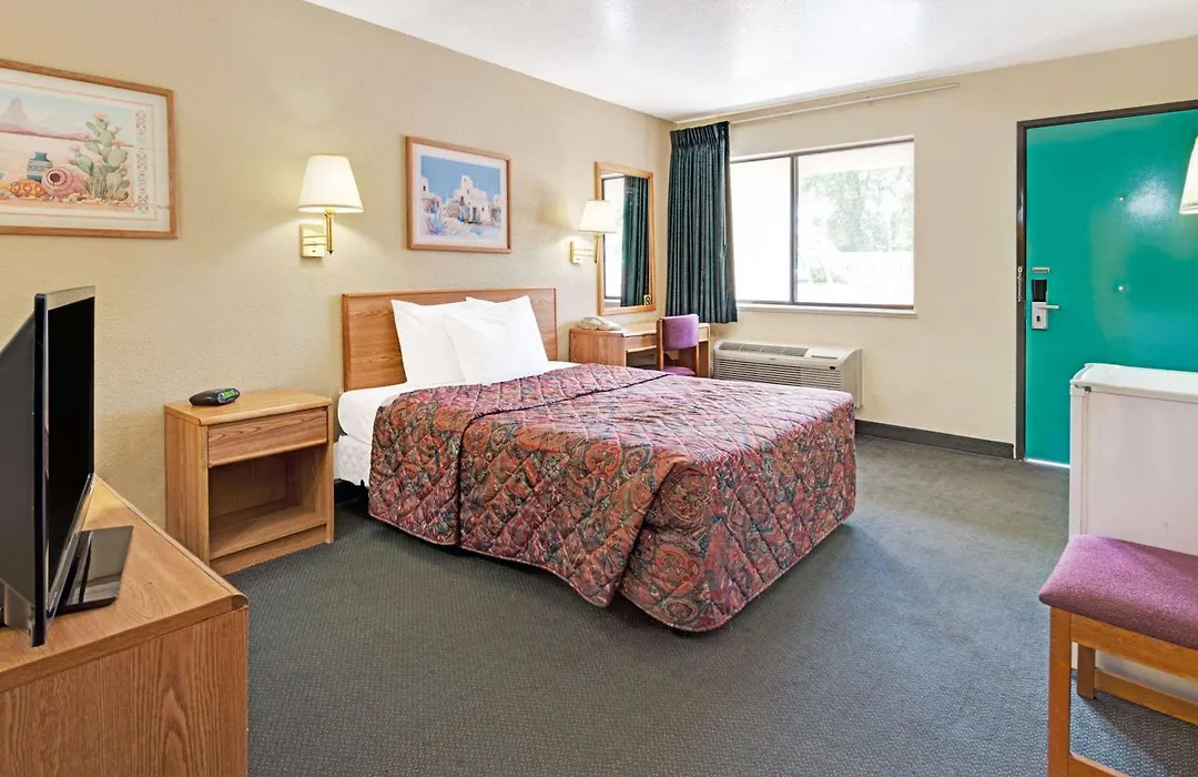 Days Inn By Wyndham Espanola-1