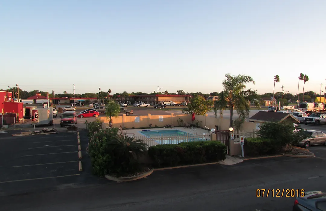 Super 8 By Wyndham Kingsville-1