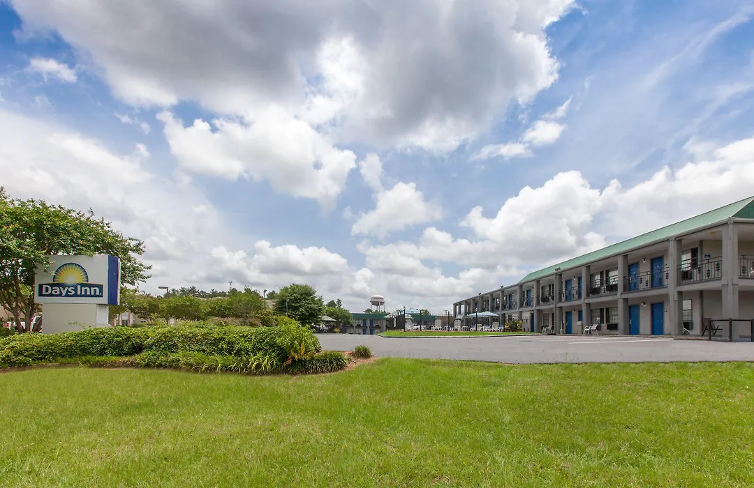 Days Inn By Wyndham Natchitoches-1