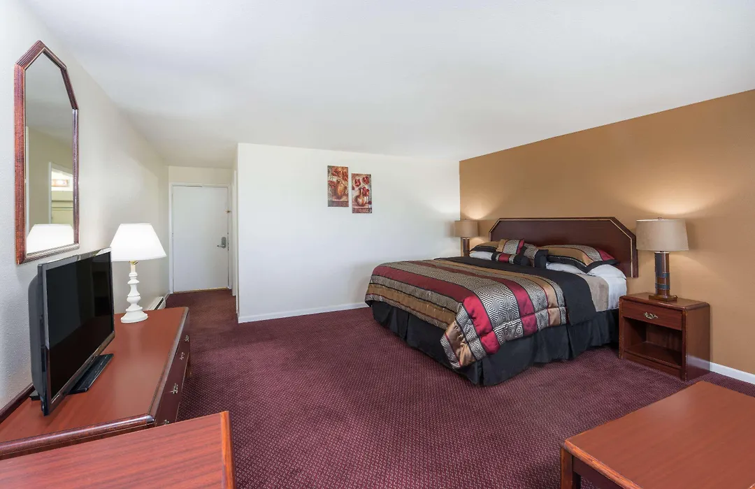 Knights Inn Kirksville-1