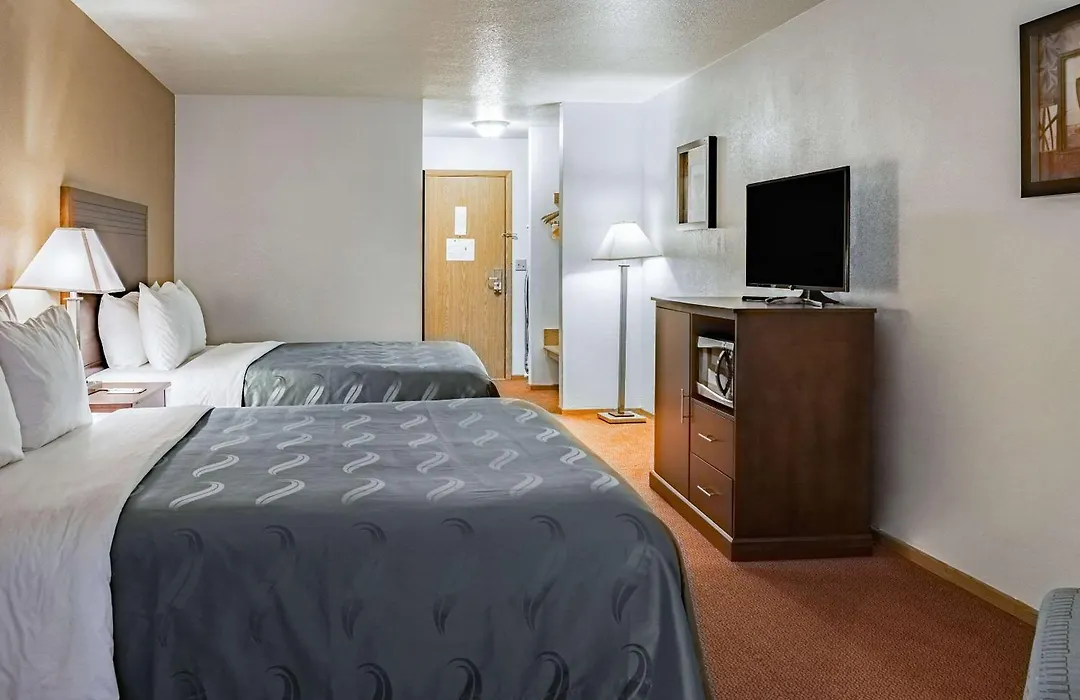 Quality Inn & Suites Vancouver North-1