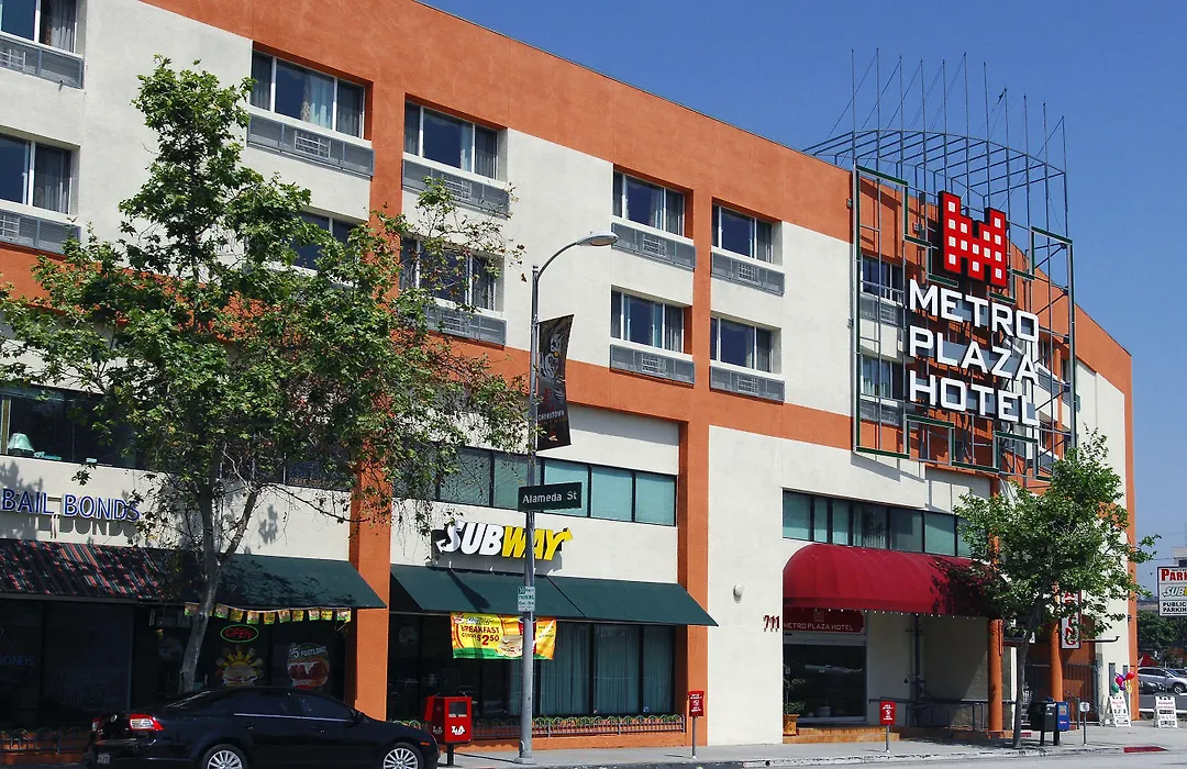Metro Plaza Hotel-1