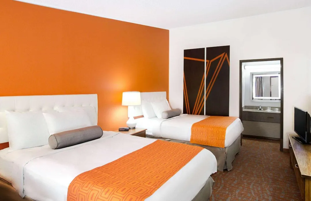 Howard Johnson By Wyndham Wilmington-1