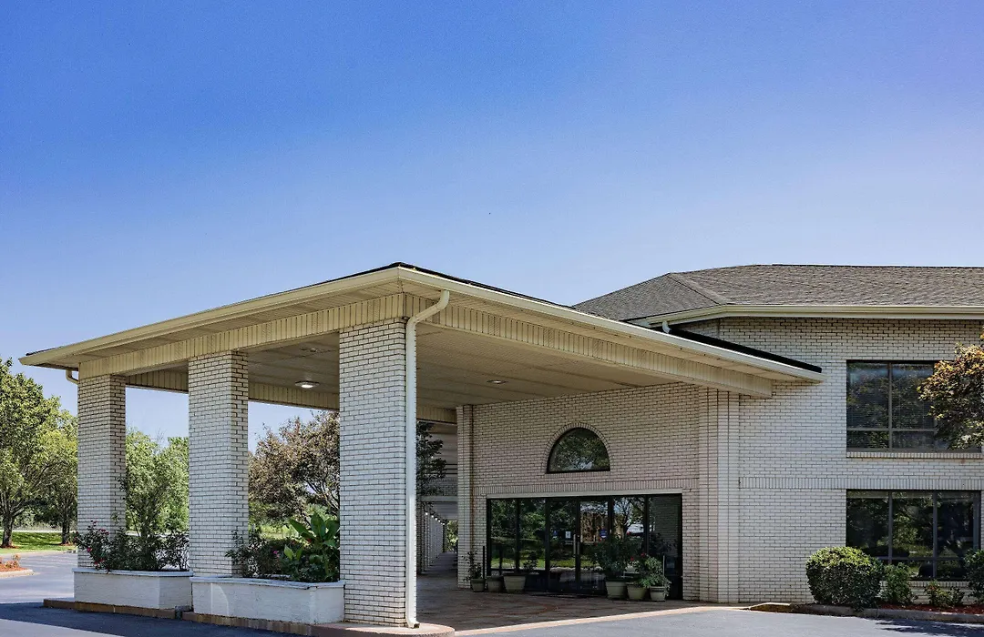 Days Inn By Wyndham Spartanburg Waccamaw-1