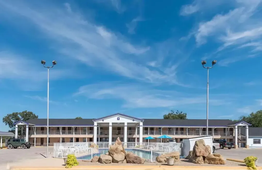 Knights Inn Mineral Wells-1