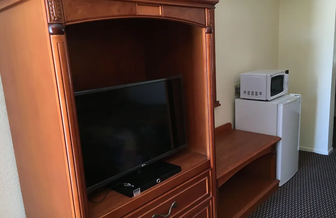 Economy Inn Near Ontario Airport - Chino-1