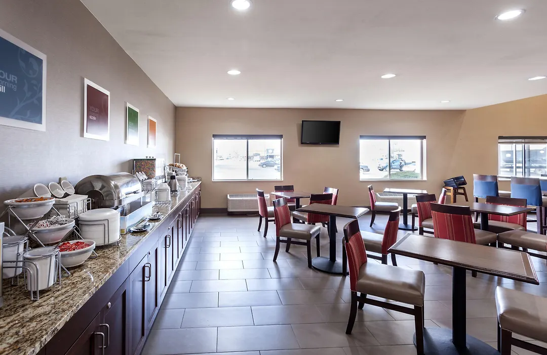 Comfort Suites Lincoln North-1