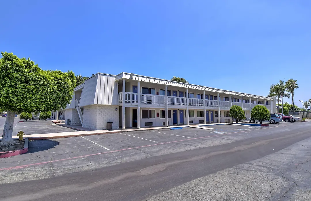 Motel 6-Claremont, Ca-1