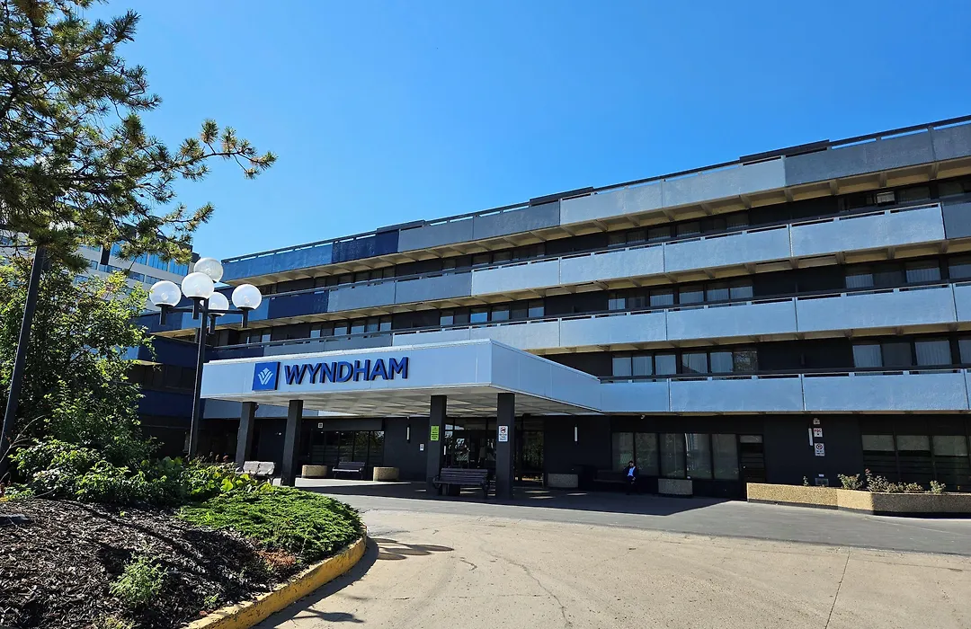 Wyndham Edmonton Hotel And Conference Centre-1