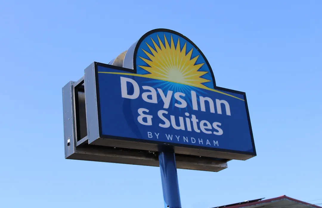 Days Inn & Suites By Wyndham Springfield On I-44-1
