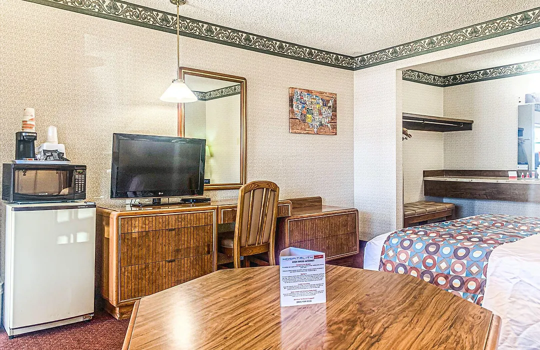 Country Hearth Inn-Winnemucca-1