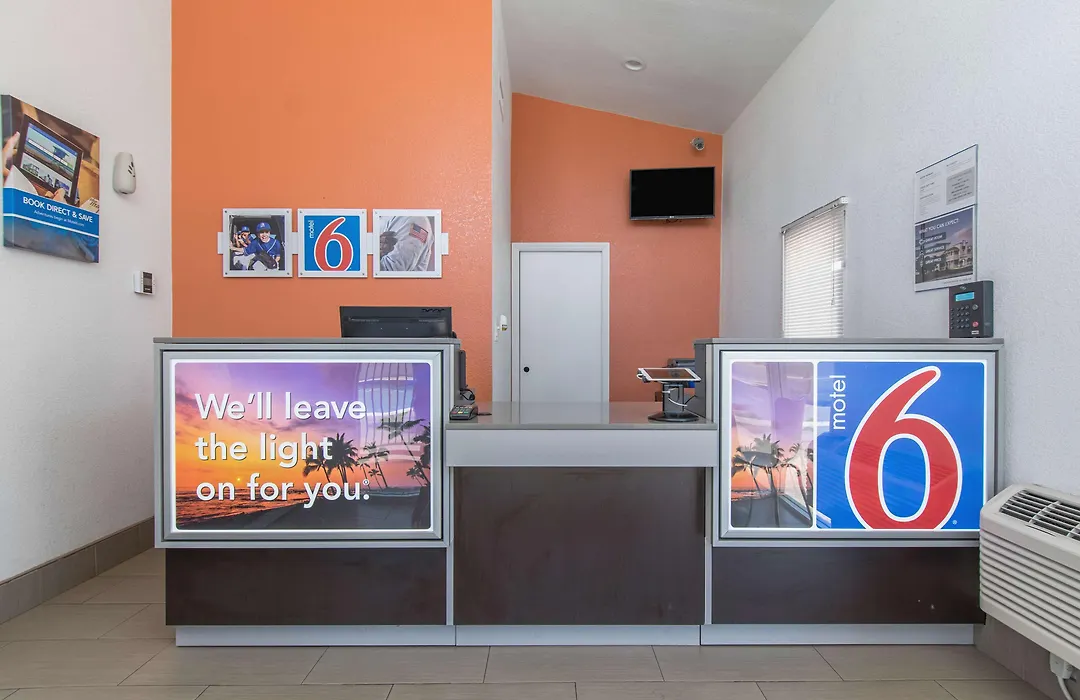 Motel 6 Bakersfield-1