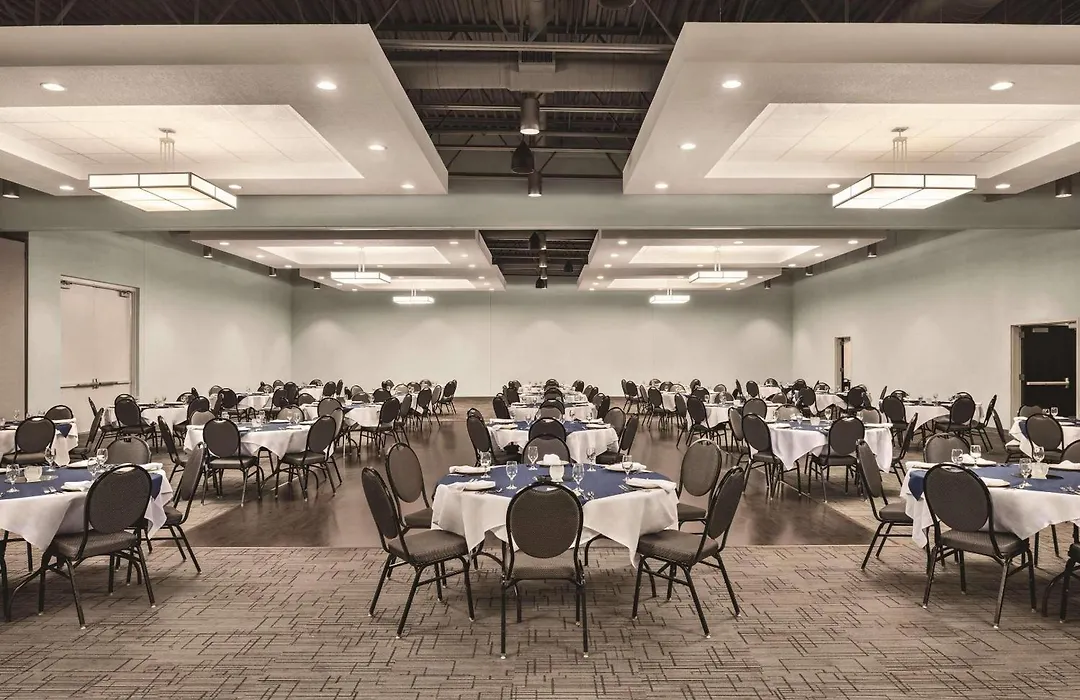 Radisson Hotel And Conference Center Fond Du Lac-1