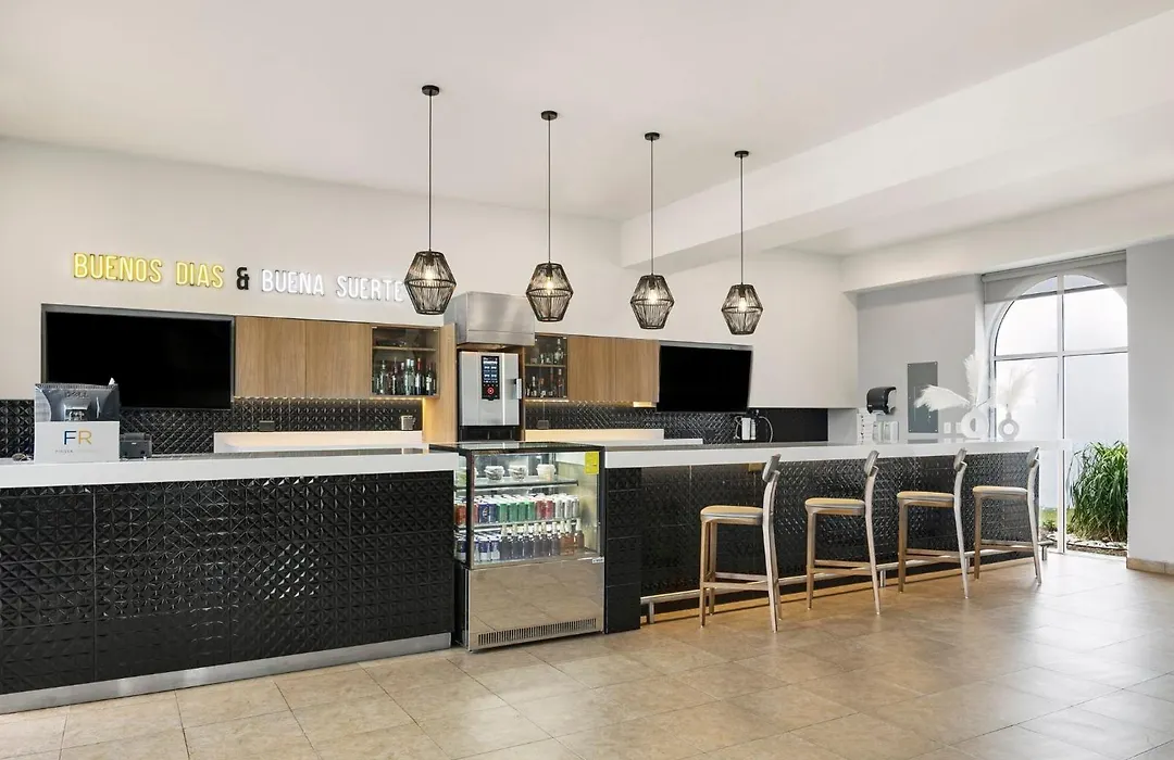 Fiesta Inn Express Nuevo Laredo-1