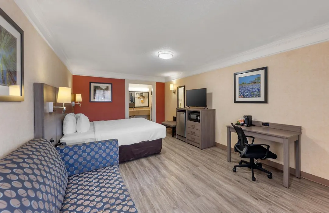 Quality Inn Near Lake Marble Falls-1