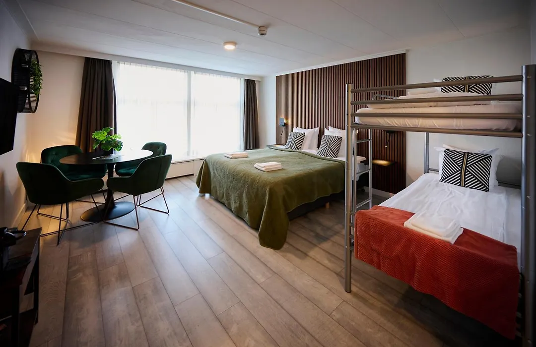 Harbour Hub Hotel-1