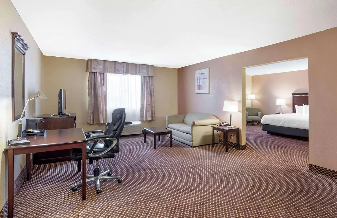 Quality Inn & Suites Bloomington University Area-1