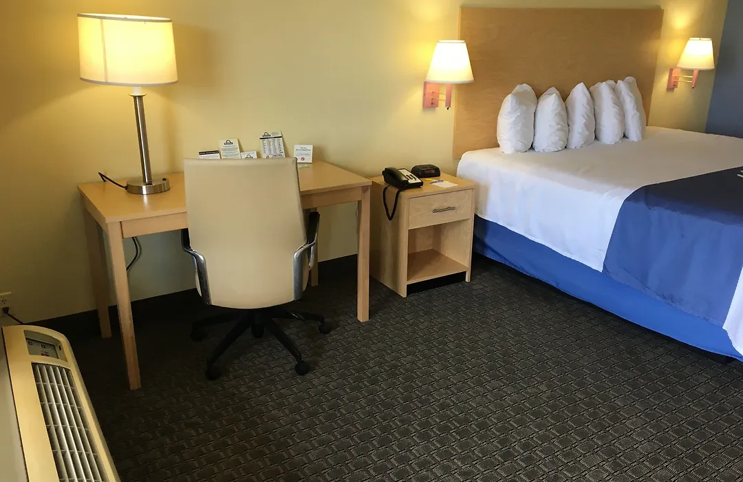 Days Inn By Wyndham Crystal River-1