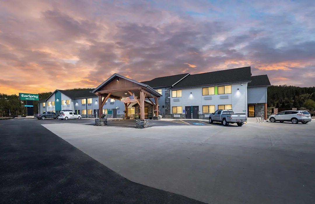 Everspring Inn & Suites-1