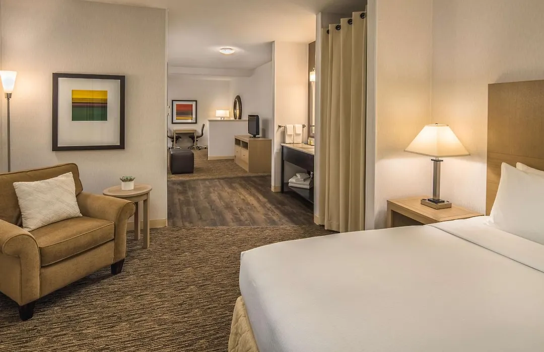 Doubletree By Hilton Vancouver-1