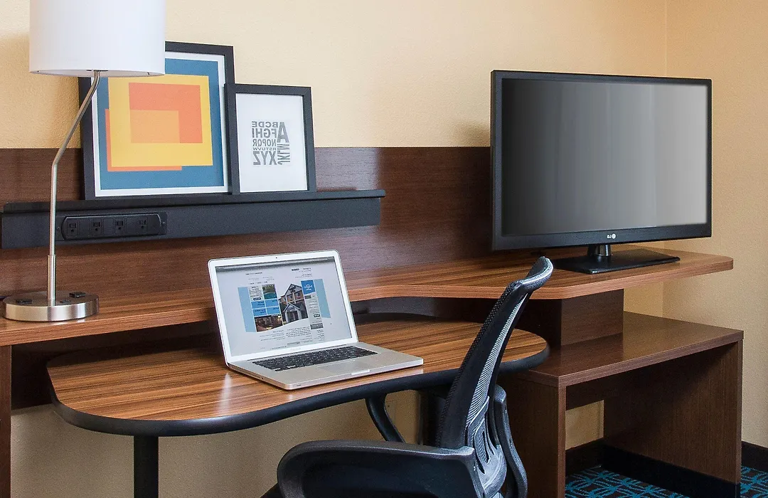 Fairfield Inn & Suites Peru-1