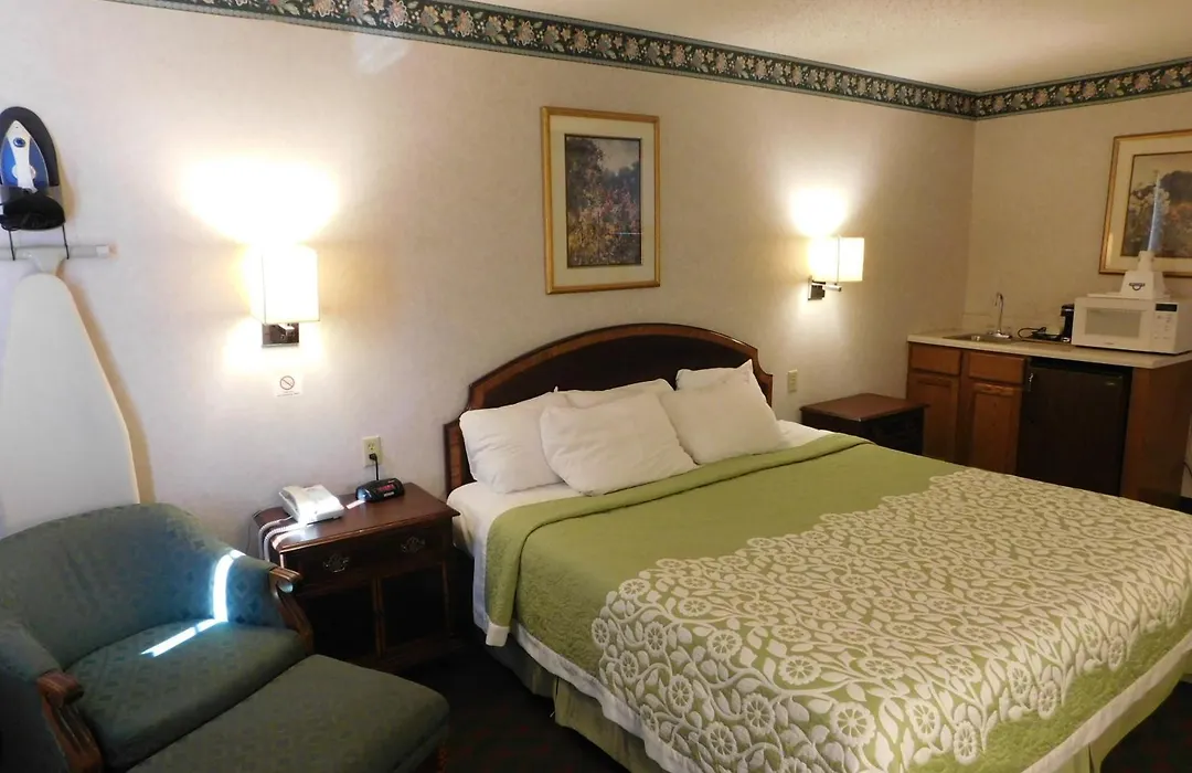 Days Inn By Wyndham Lexington Ne-1