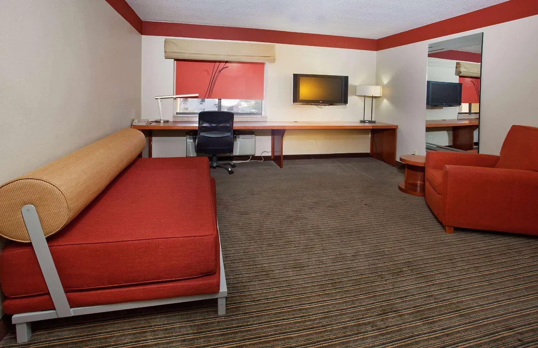 Travelodge By Wyndham Columbus State University-1