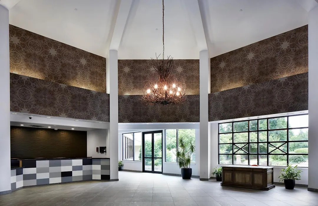 Tarrytown House Estate-1